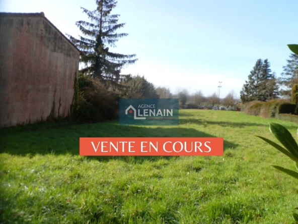 Terrain à bâtir de 721 m² à Pouzauges, proche commerces