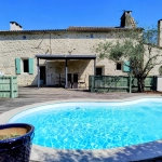 Maison en pierre avec piscine, grand terrain et dépendances à Auriolles (33790)