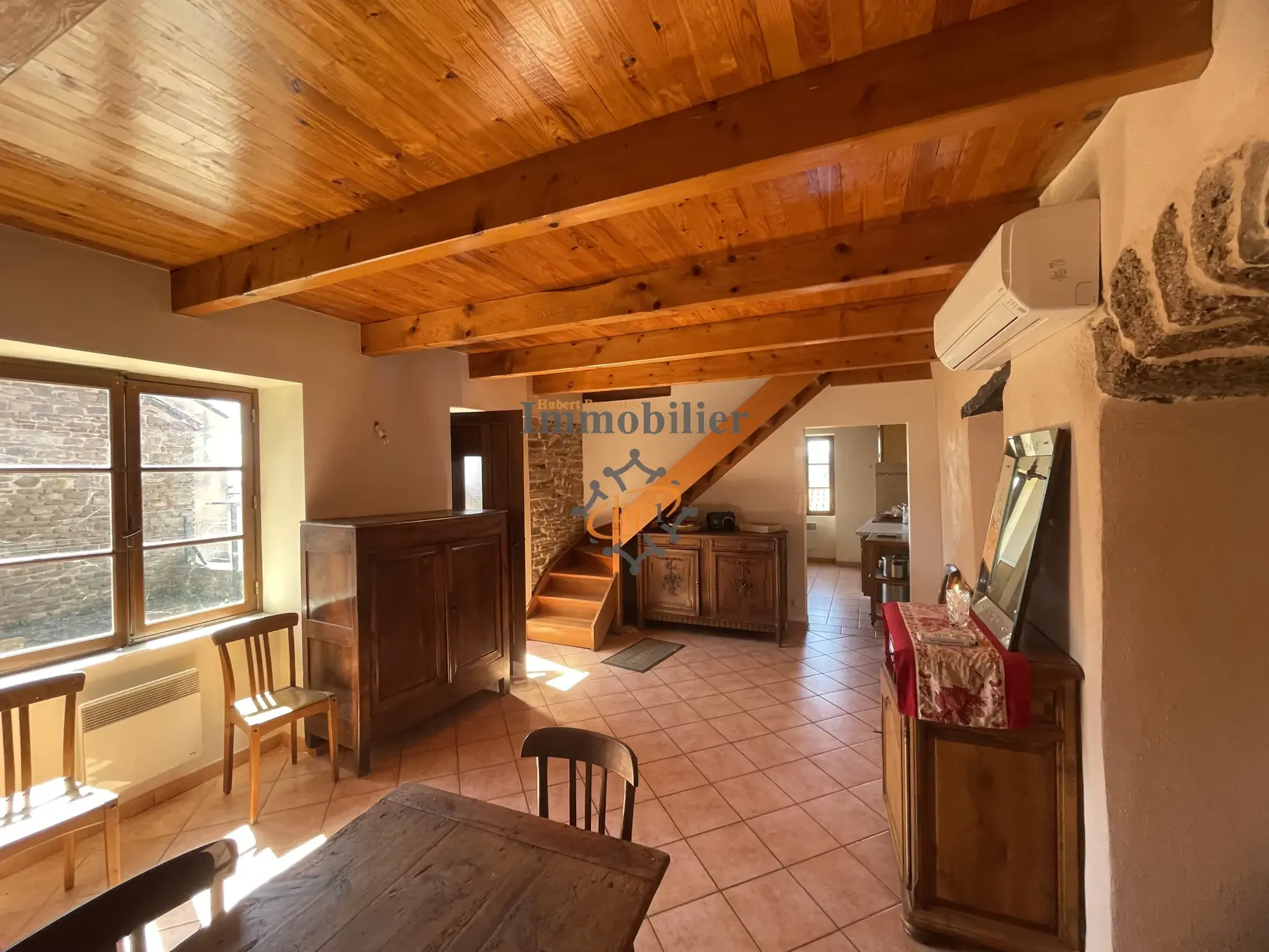 Maison de village en pierre à vendre à Saint Victor et Melvieu – Rénovée et lumineuse 