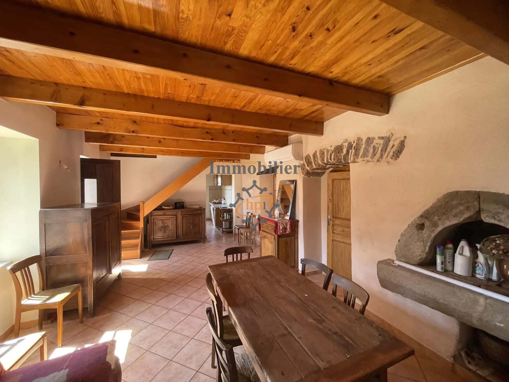Maison de village en pierre à vendre à Saint Victor et Melvieu – Rénovée et lumineuse 