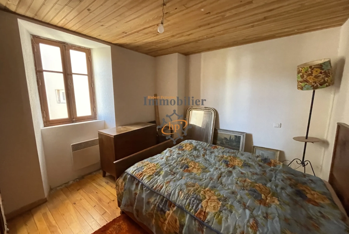 Maison de village en pierre à vendre à Saint Victor et Melvieu – Rénovée et lumineuse 