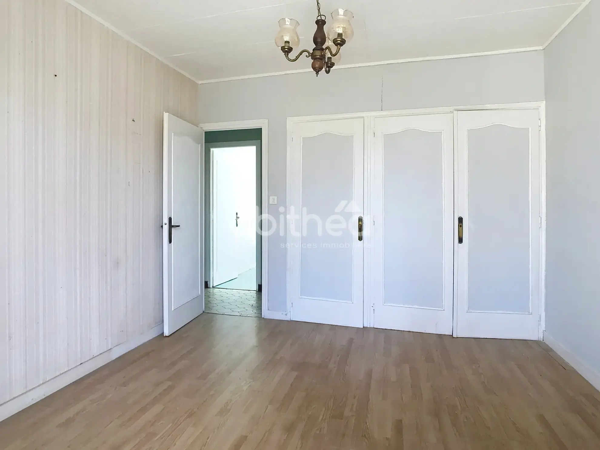 Maison de plain-pied à vendre à Puymoyen avec jardin et garage 