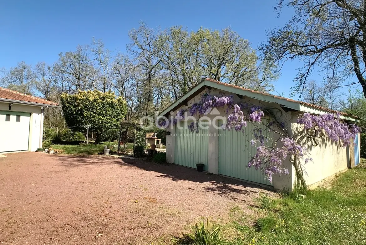 Maison de plain-pied à vendre à Puymoyen avec jardin et garage 