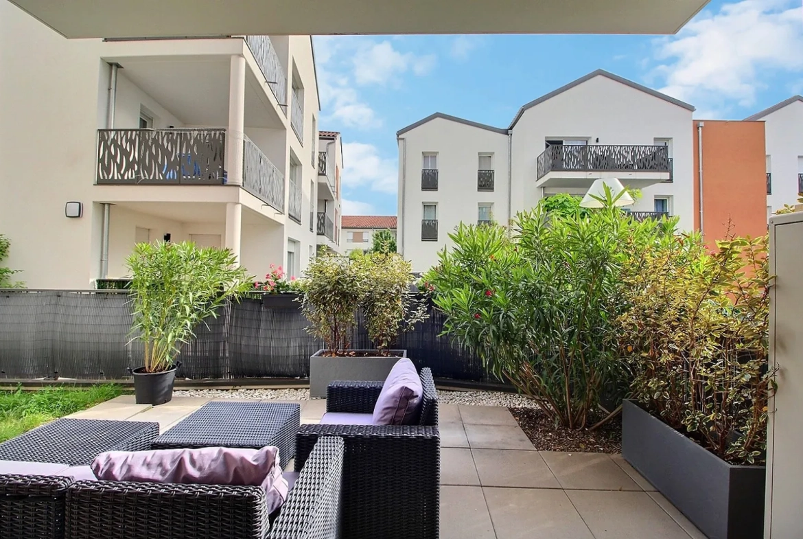 Appartement 3 pièces en rez-de-jardin avec terrasse et jardin à Saint-Laurent-de-Mure 