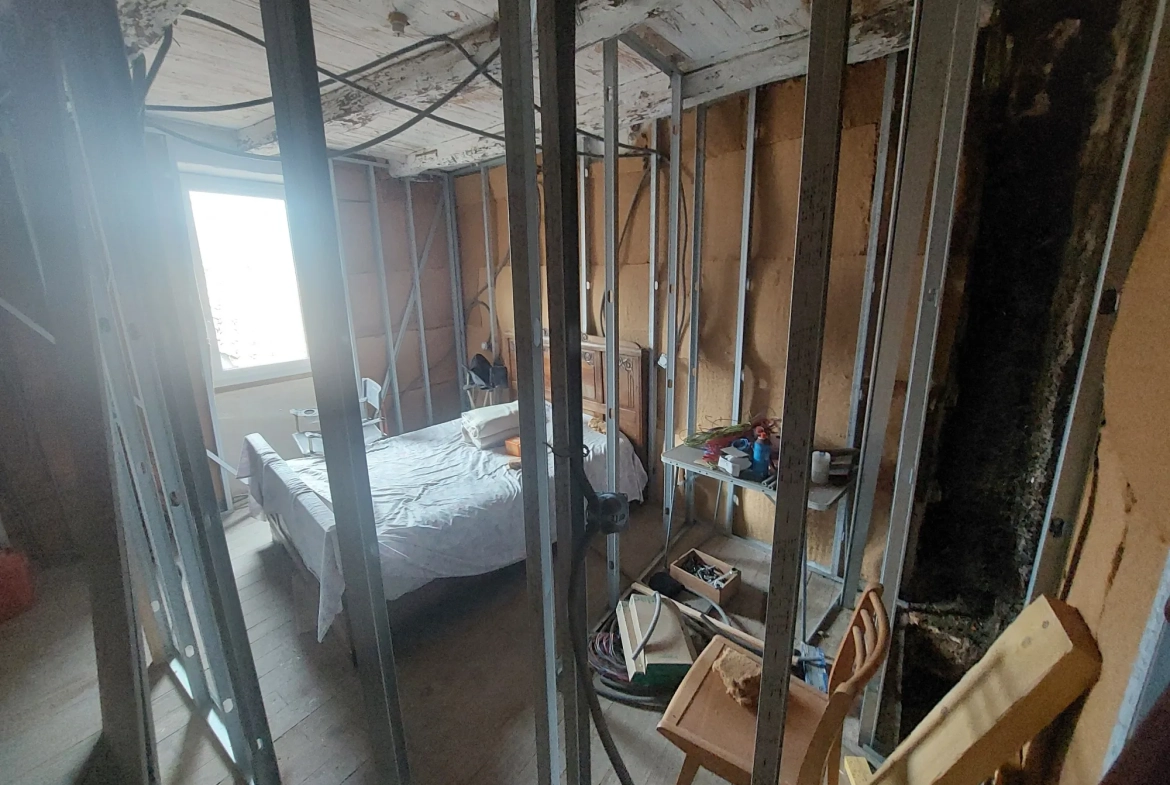 Maison de village à Fayet, 57 m² à rénover en campagne 