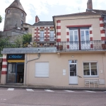 Maison de ville avec appartement indépendant à Luzy, 185 m²