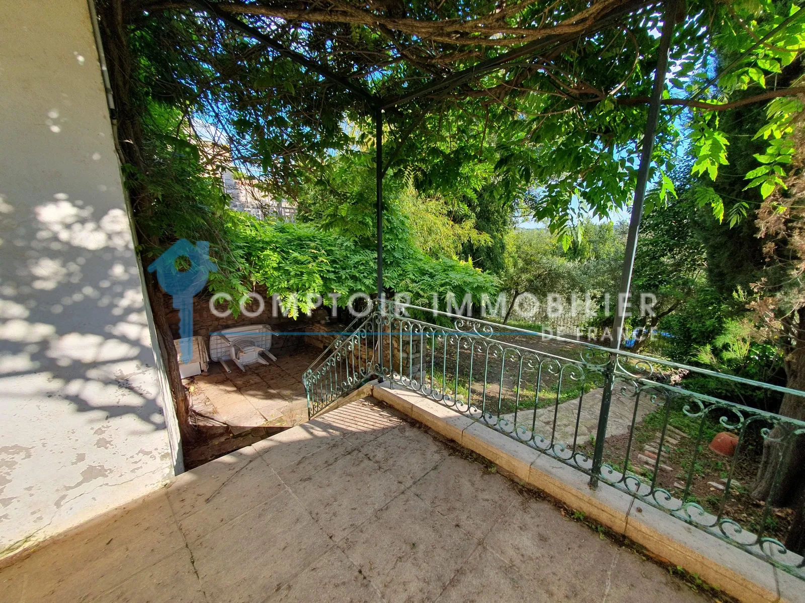 Charmante maison de village avec piscine, terrain arboré et vue panoramique proche d'Uzès, Alès et Nîmes 