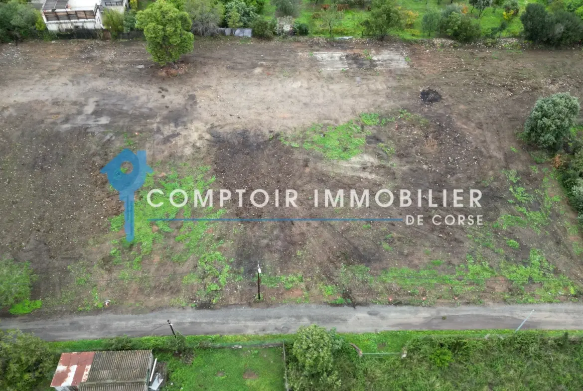 Terrain constructible à Ghisonaccia Saint Antoine de 790 m² pour projet résidentiel 