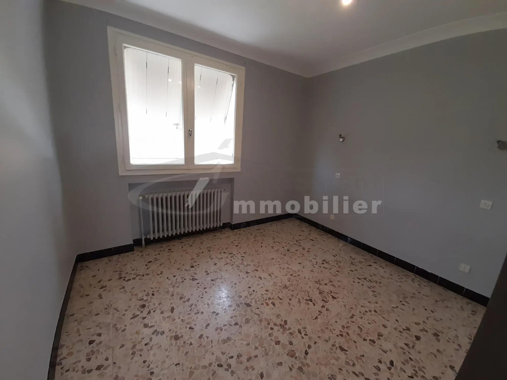 Maison 123 m² avec jardin, garage et T2 indépendant à Romans-sur-Isère 