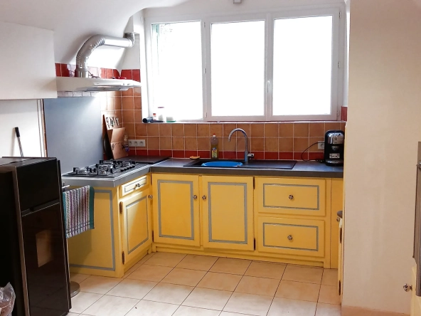 Maison de village à vendre avec terrasse à Saint Gervais-sur-Mare, 34610