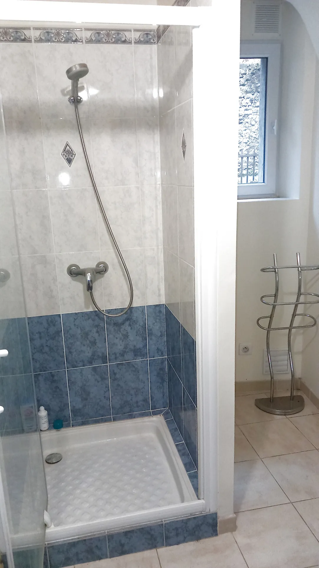 Maison de village à vendre avec terrasse à Saint Gervais-sur-Mare, 34610 