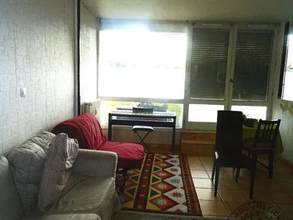 Appartement T4 à vendre à Torcy, 81 m², garage, enchères à partir de 52 000 euros