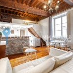 Appartement de prestige à Grenoble Notre-Dame, classé monument historique, 52 m²
