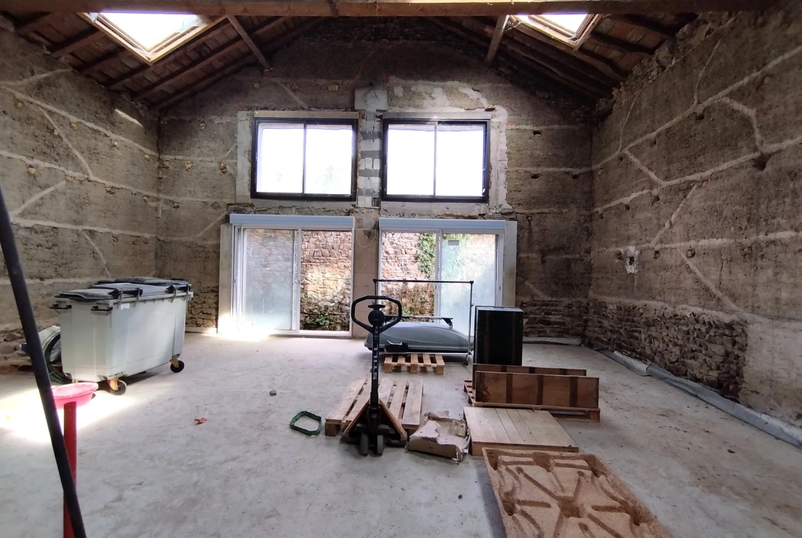 Maison de village à Jullié de 245 m² avec potentiel au cœur des vignes 