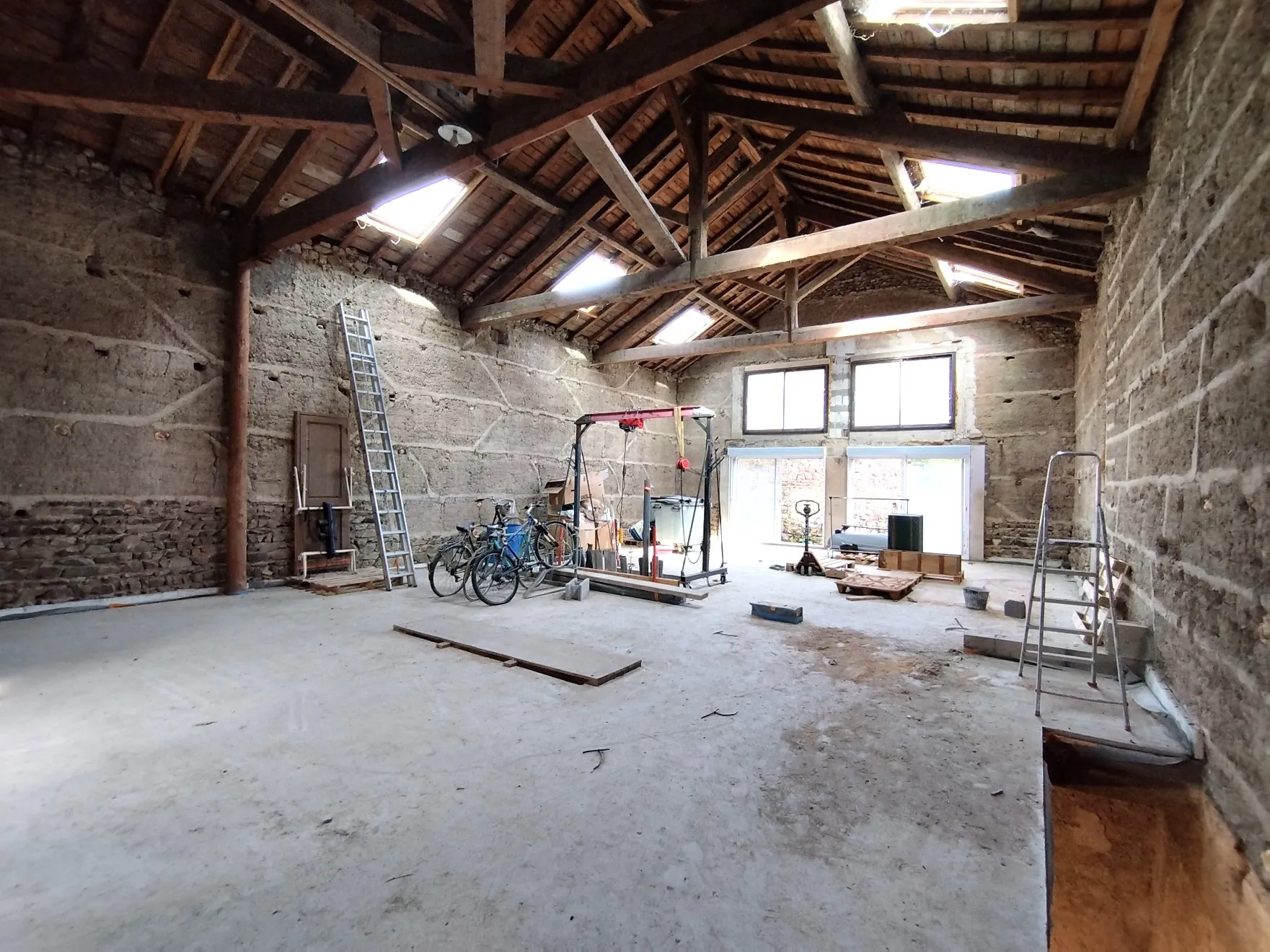 Maison de village à Jullié de 245 m² avec potentiel au cœur des vignes 