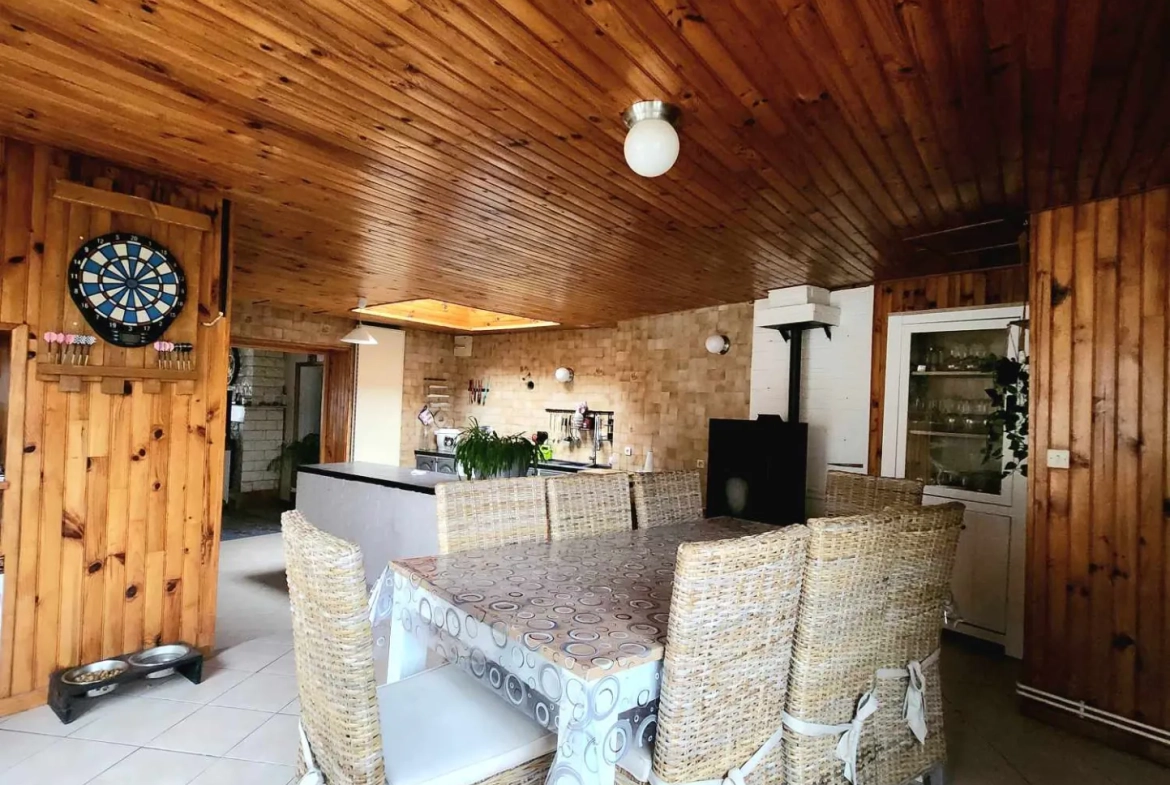 Maison à vendre à Pernes, 2 chambres, jardin, garage, secteur calme 