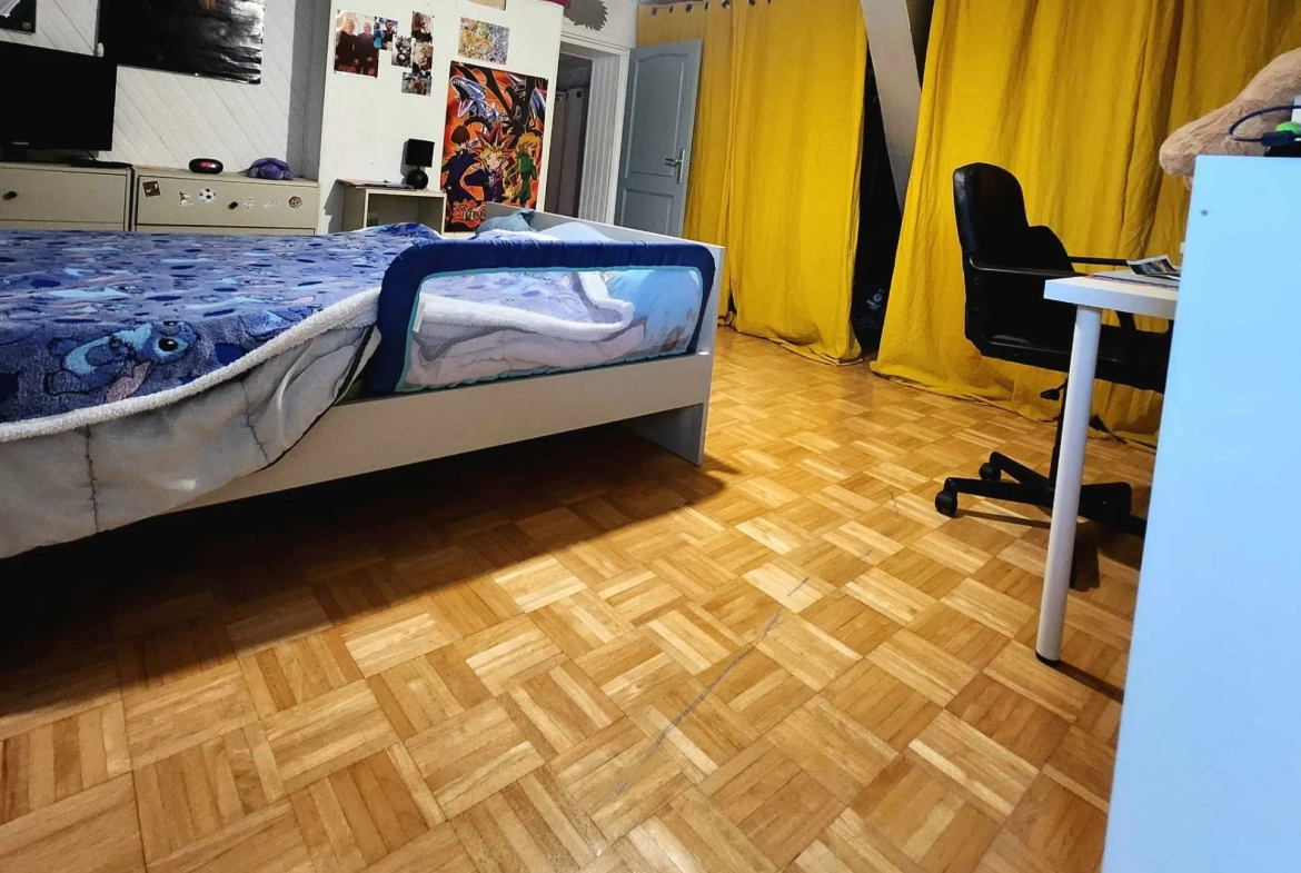 Maison à vendre à Pernes, 2 chambres, jardin, garage, secteur calme 
