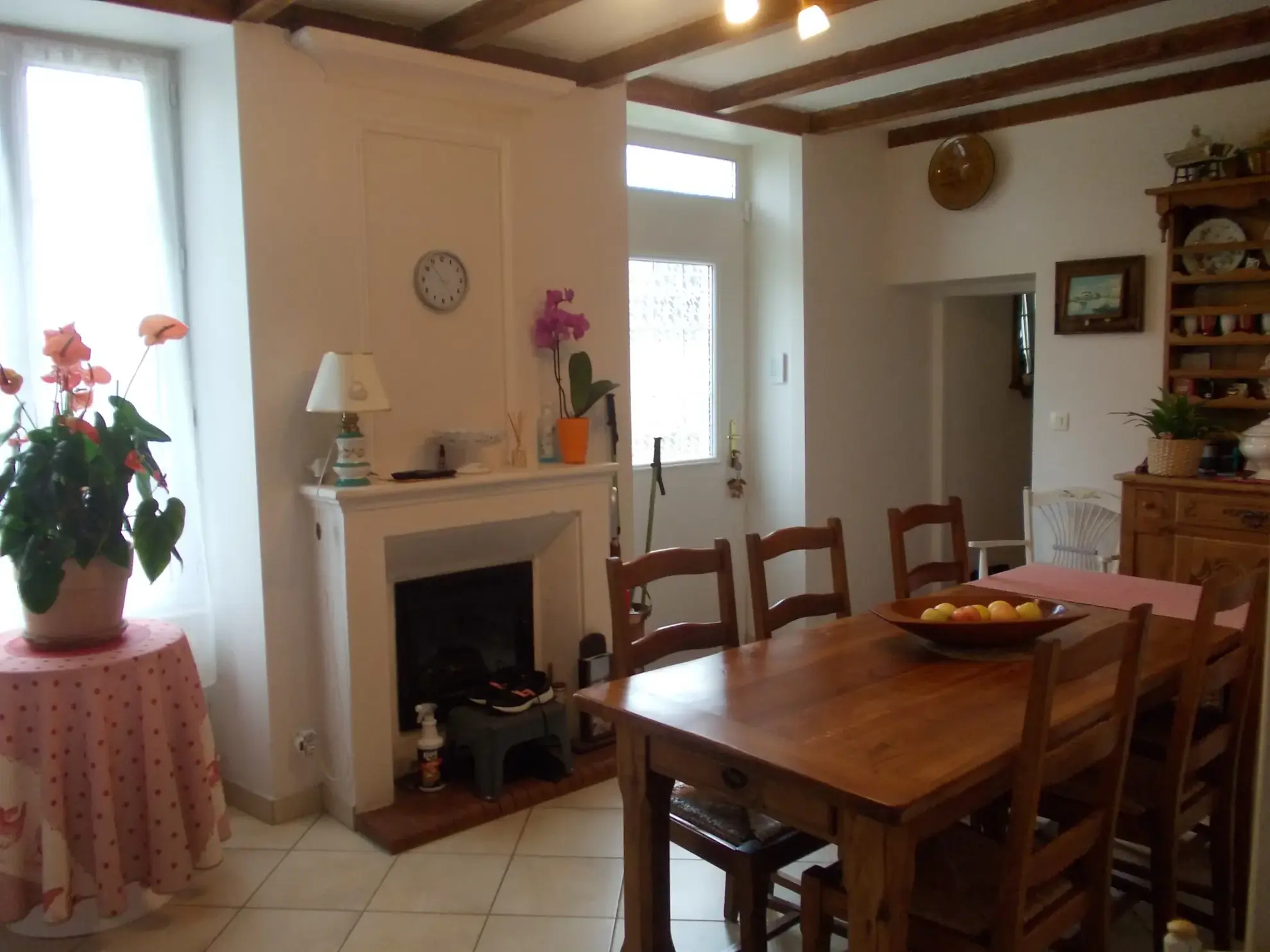 Maison charentaise à Jonzac de 121 m² avec terrain arboré et rénovation récente 
