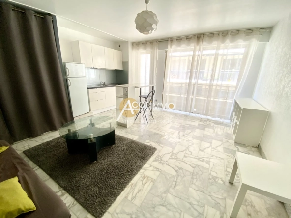 Studio à Toulon Mourillon de 32 m² avec cave et ascenseur 
