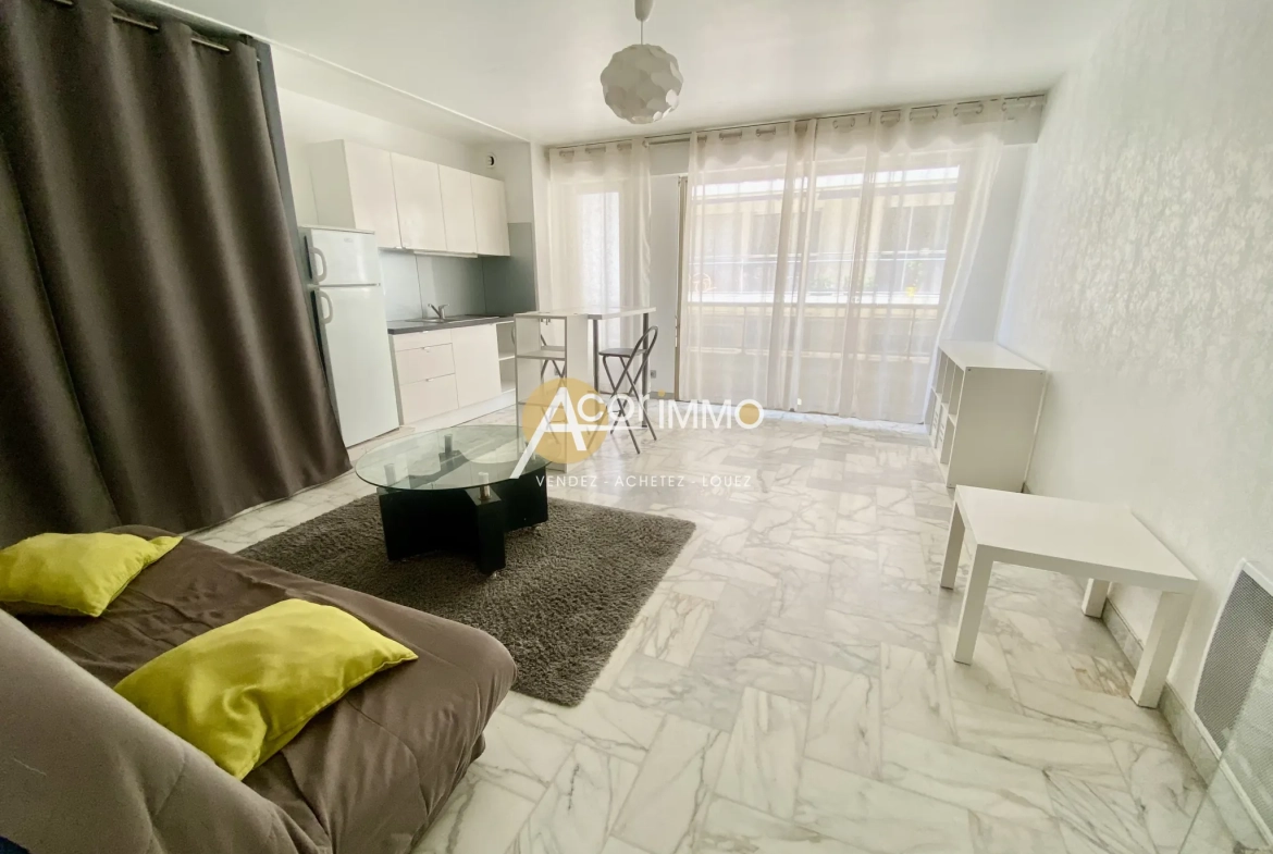 Studio à Toulon Mourillon de 32 m² avec cave et ascenseur 