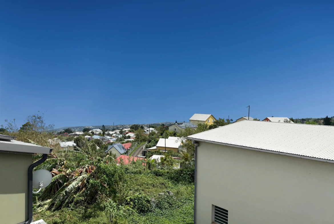 Beautiful T4 House with Stunning Views in Trois-Bassins Les Hauts 