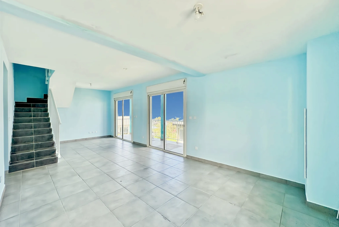 Beautiful T4 House with Stunning Views in Trois-Bassins Les Hauts 