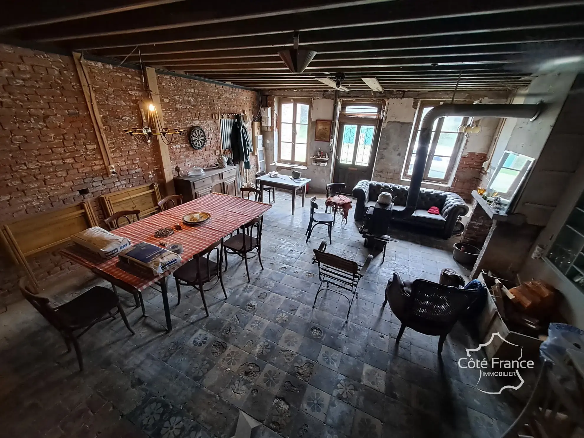 Charmante maison à rénover à Dohis avec vue dégagée – 630 m² de terrain 
