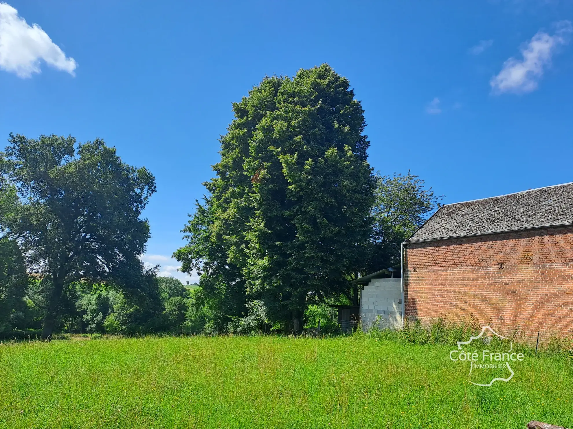 Charmante maison à rénover à Dohis avec vue dégagée – 630 m² de terrain 