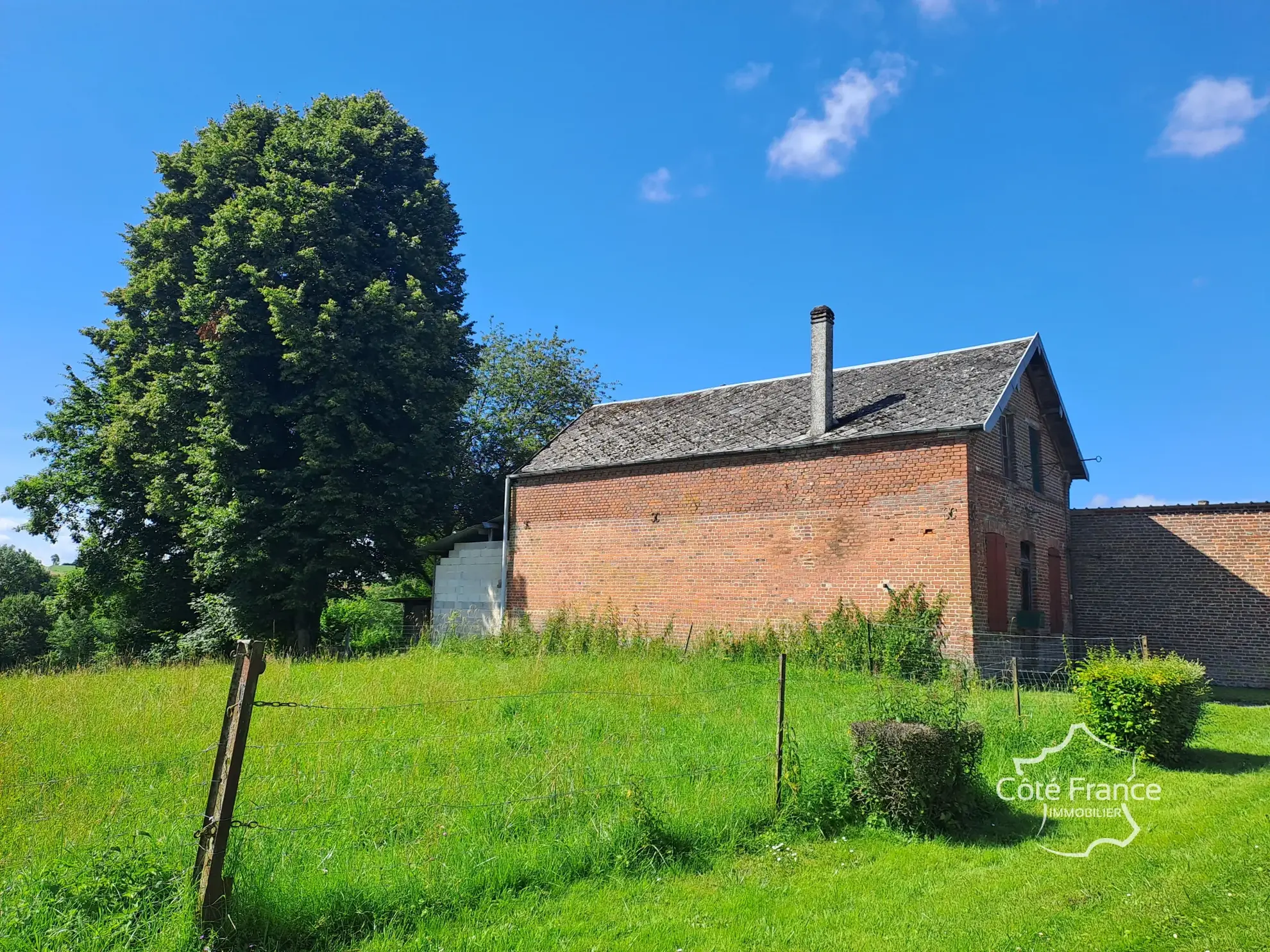 Charmante maison à rénover à Dohis avec vue dégagée – 630 m² de terrain 