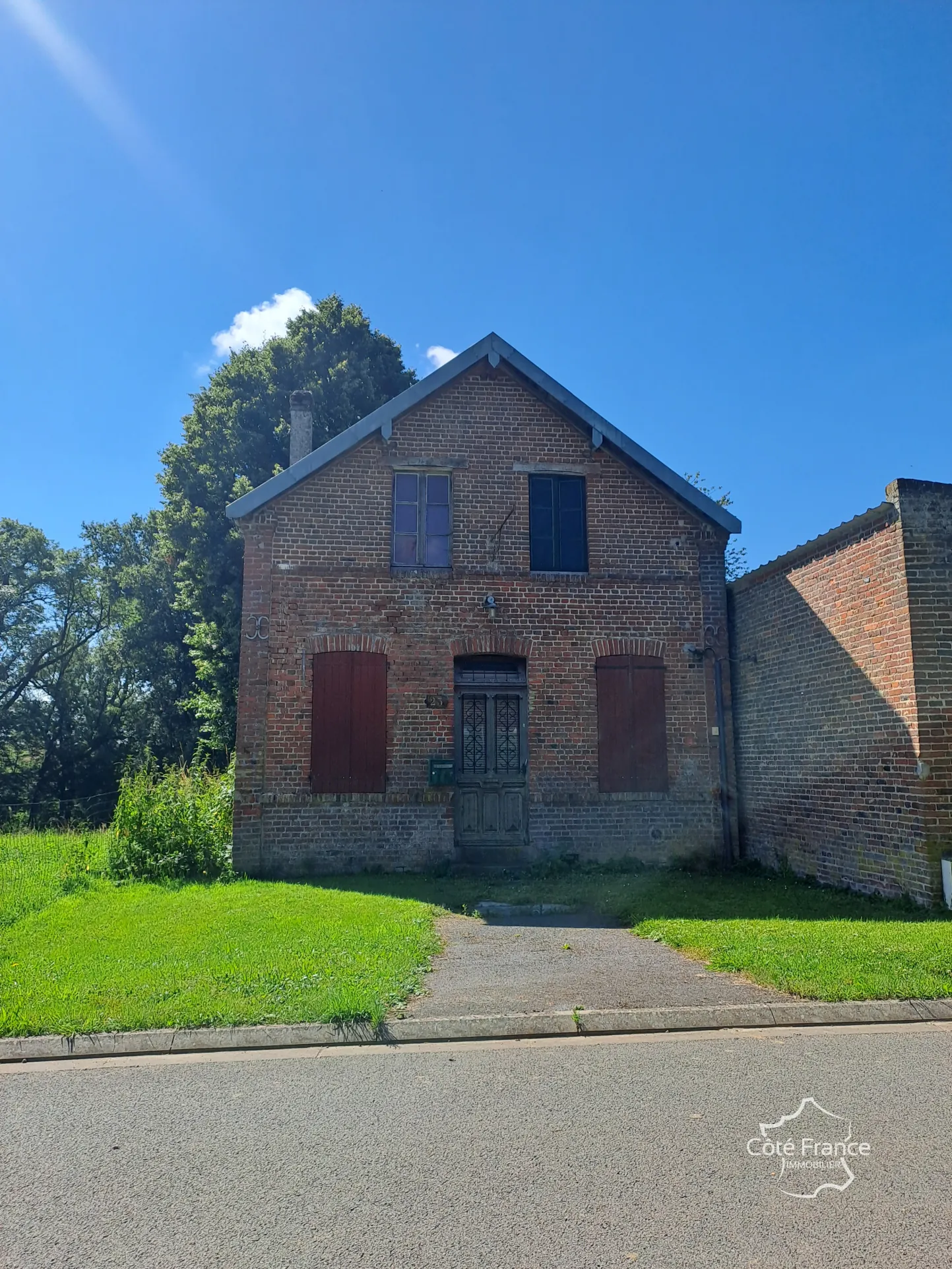 Charmante maison à rénover à Dohis avec vue dégagée – 630 m² de terrain 