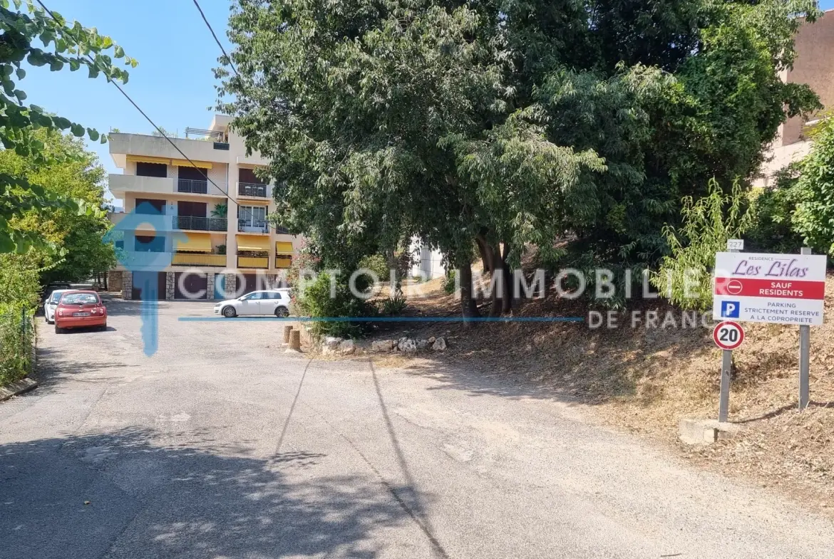 Bel appartement rénové de 62 m² avec loggia à Draguignan, idéal pour investissement locatif 