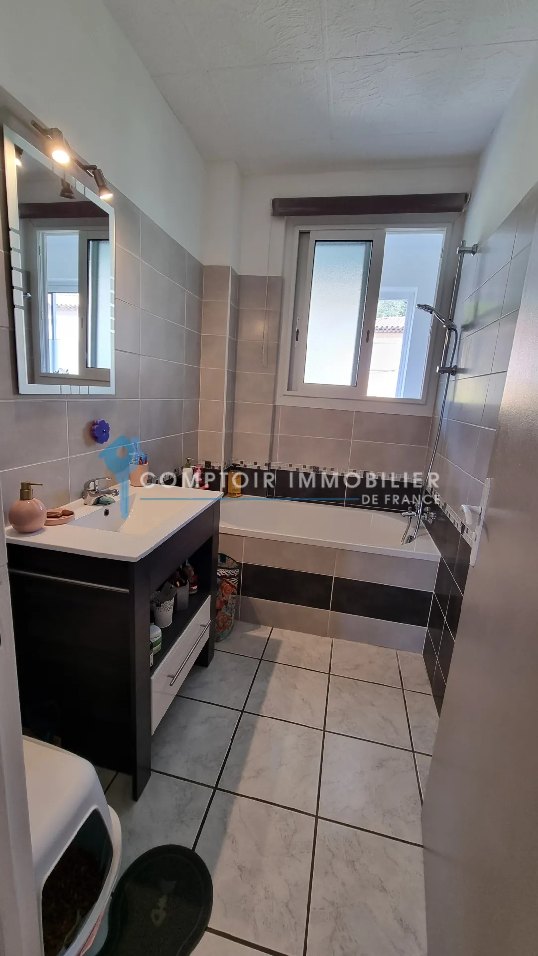 Bel appartement rénové de 62 m² avec loggia à Draguignan, idéal pour investissement locatif 