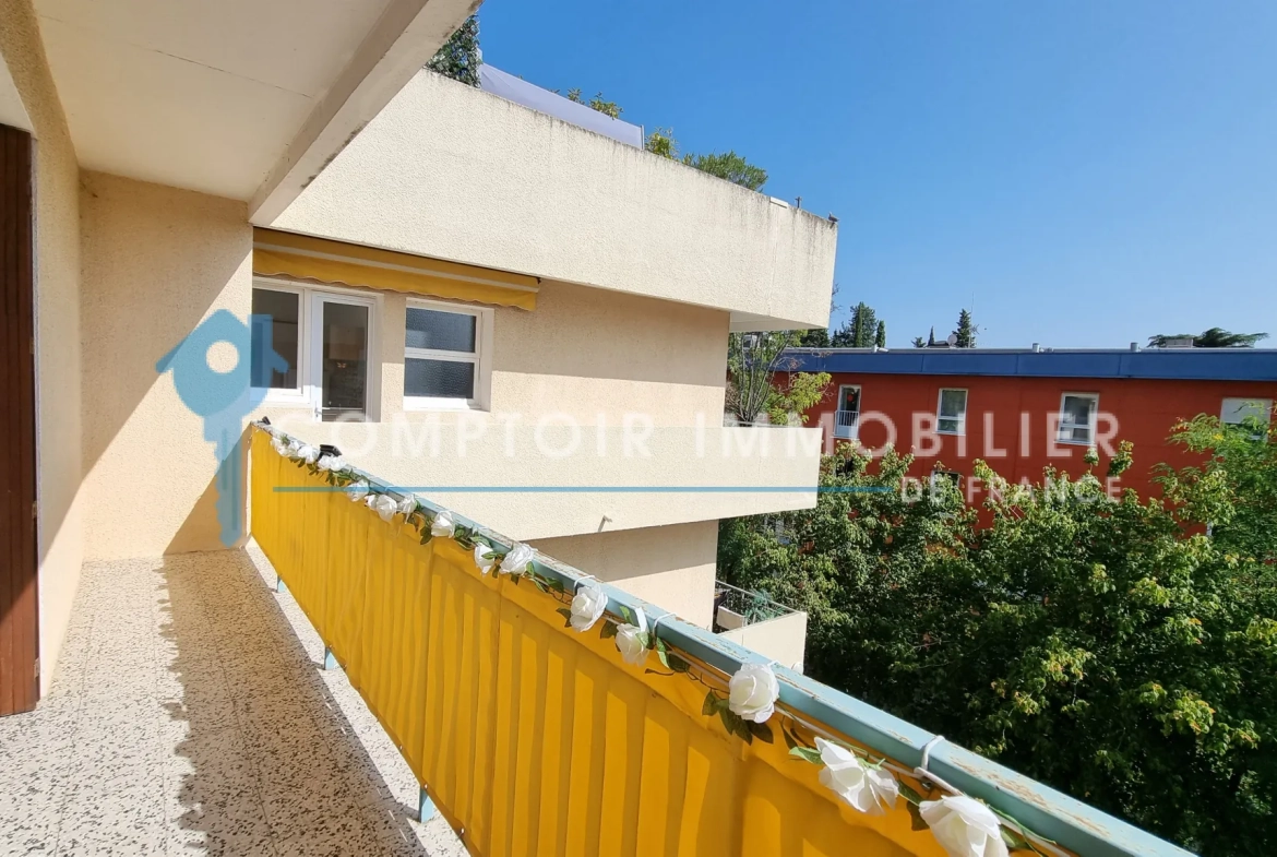 Bel appartement rénové de 62 m² avec loggia à Draguignan, idéal pour investissement locatif 