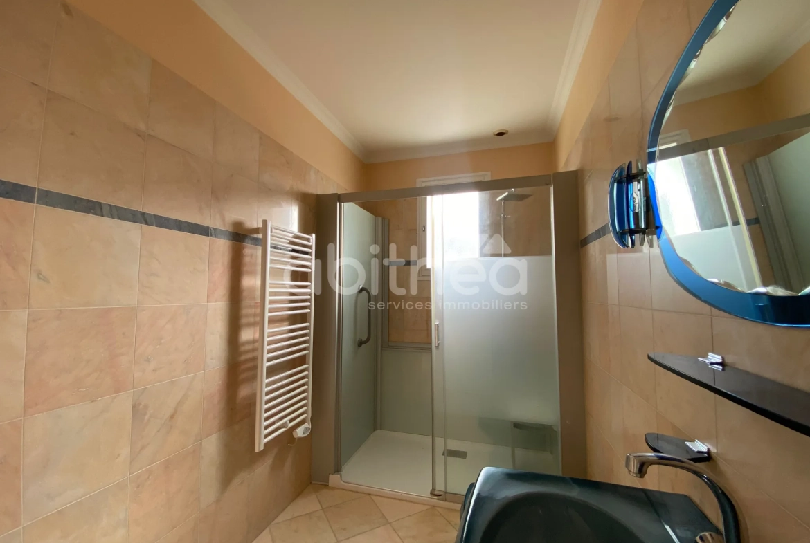 Maison à vendre de 110 m² avec garage et jardin à La Péruse (16270) 