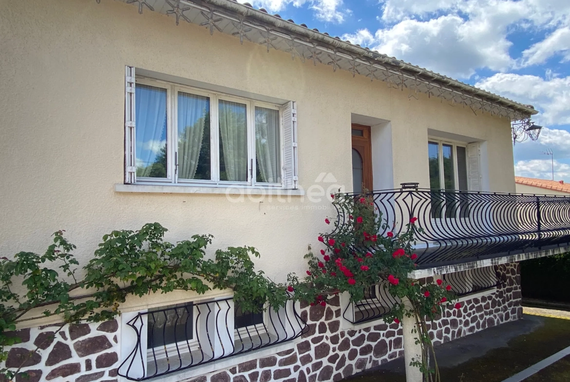 Maison à vendre de 110 m² avec garage et jardin à La Péruse (16270) 