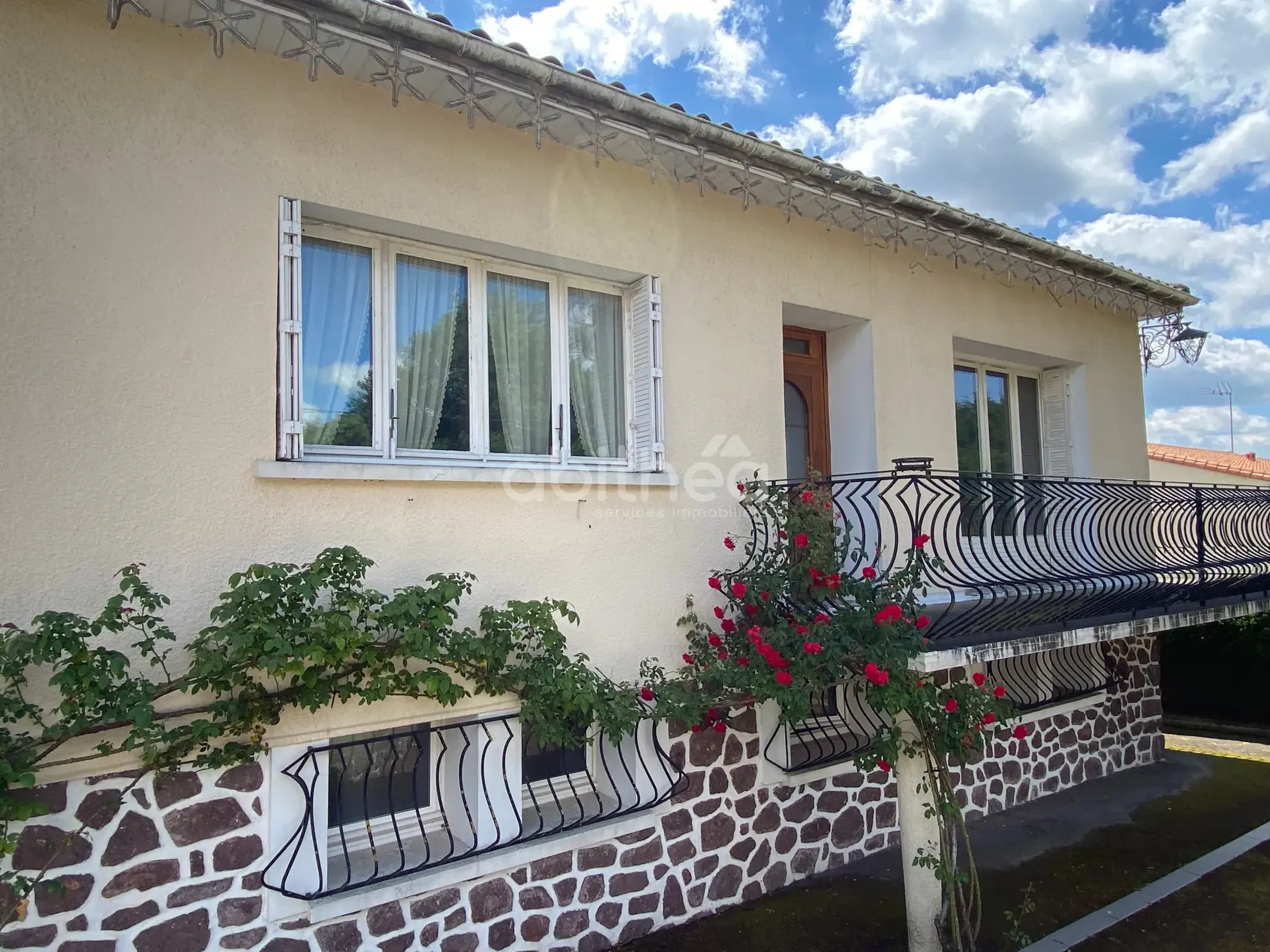 Maison à vendre de 110 m² avec garage et jardin à La Péruse (16270) 