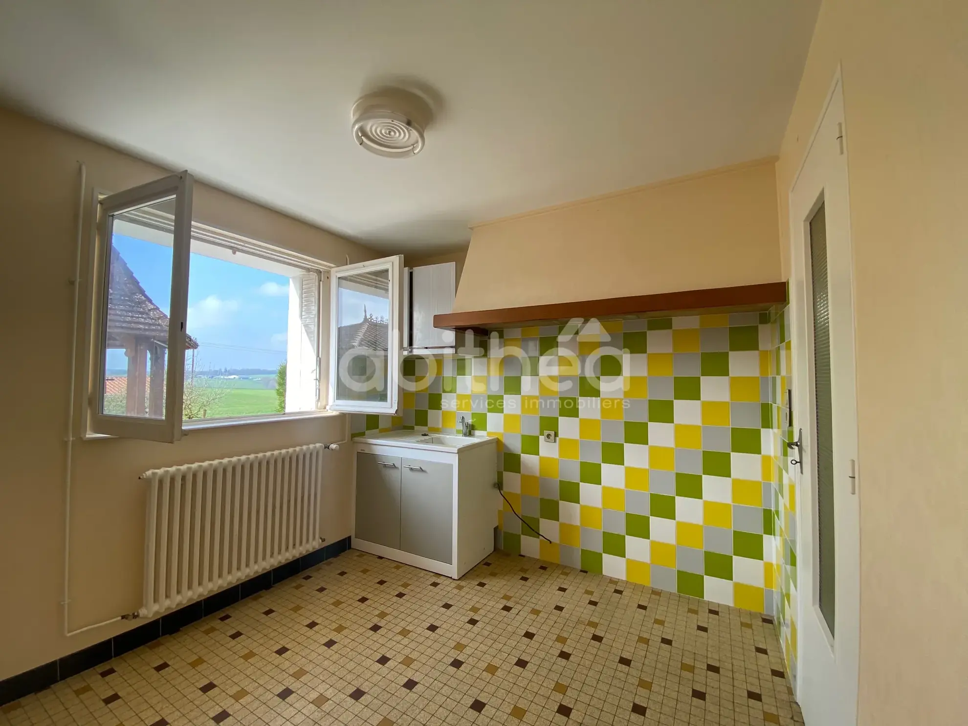Maison à vendre de 110 m² avec garage et jardin à La Péruse (16270) 