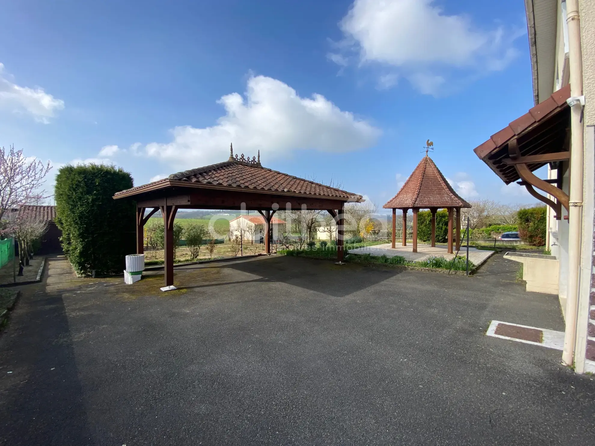 Maison à vendre de 110 m² avec garage et jardin à La Péruse (16270) 