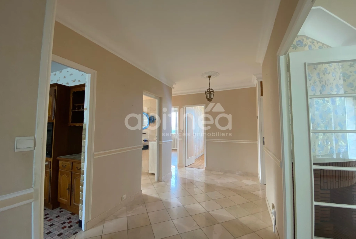 Maison à vendre de 110 m² avec garage et jardin à La Péruse (16270) 