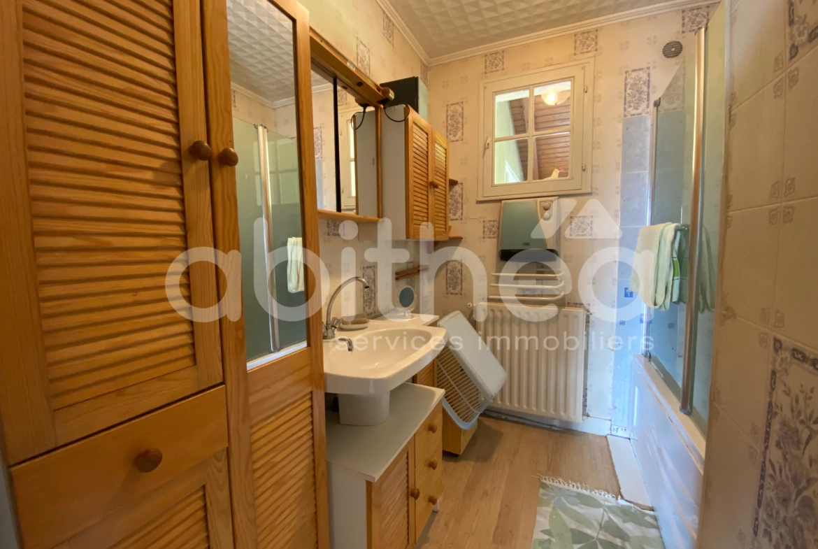 Maison de plain-pied à La Péruse – 75 m² avec garage, jardin et dépendances 