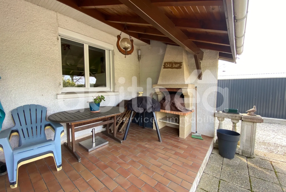 Maison de plain-pied à La Péruse – 75 m² avec garage, jardin et dépendances 