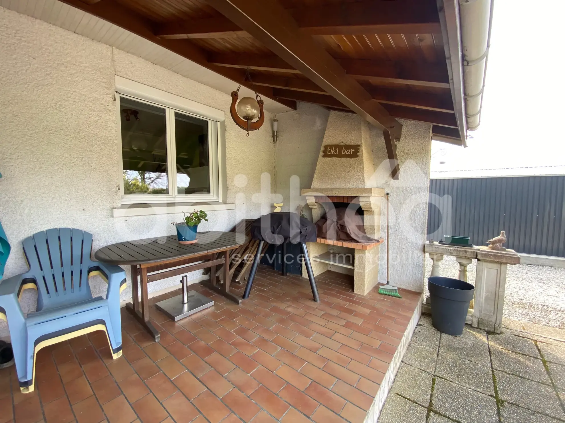 Maison de plain-pied à La Péruse – 75 m² avec garage, jardin et dépendances 