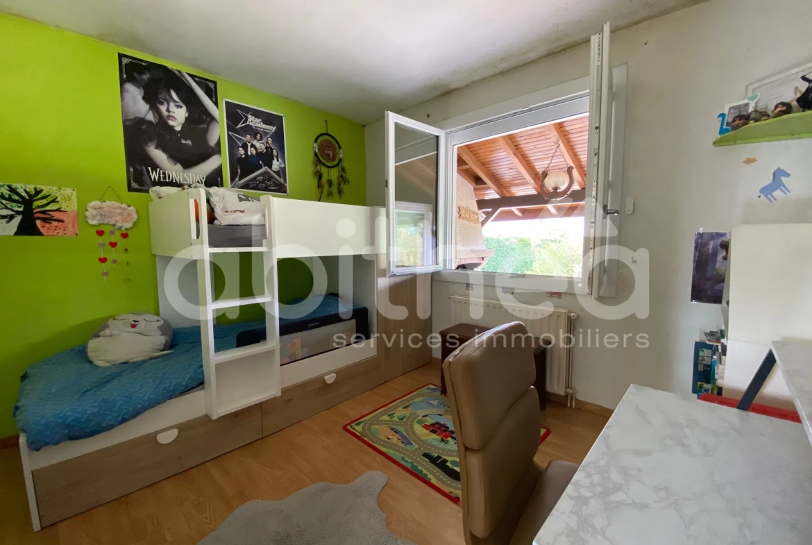 Maison de plain-pied à La Péruse – 75 m² avec garage, jardin et dépendances 