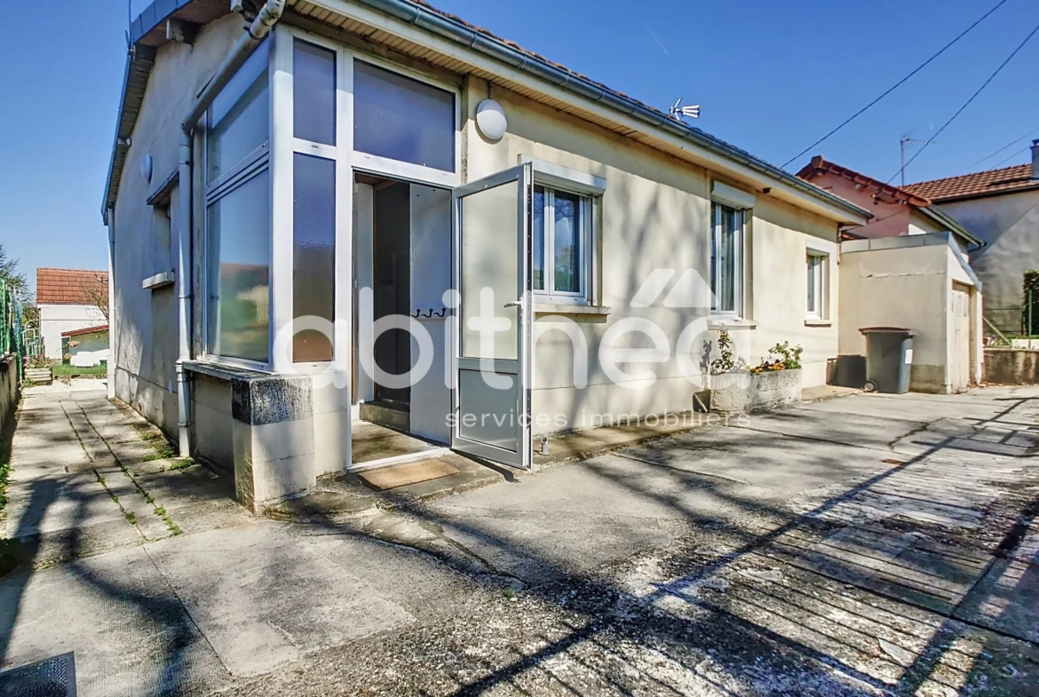 À vendre maison de plain-pied à Saint-Parres-aux-Tertres – 98 m2 avec jardin et garage 