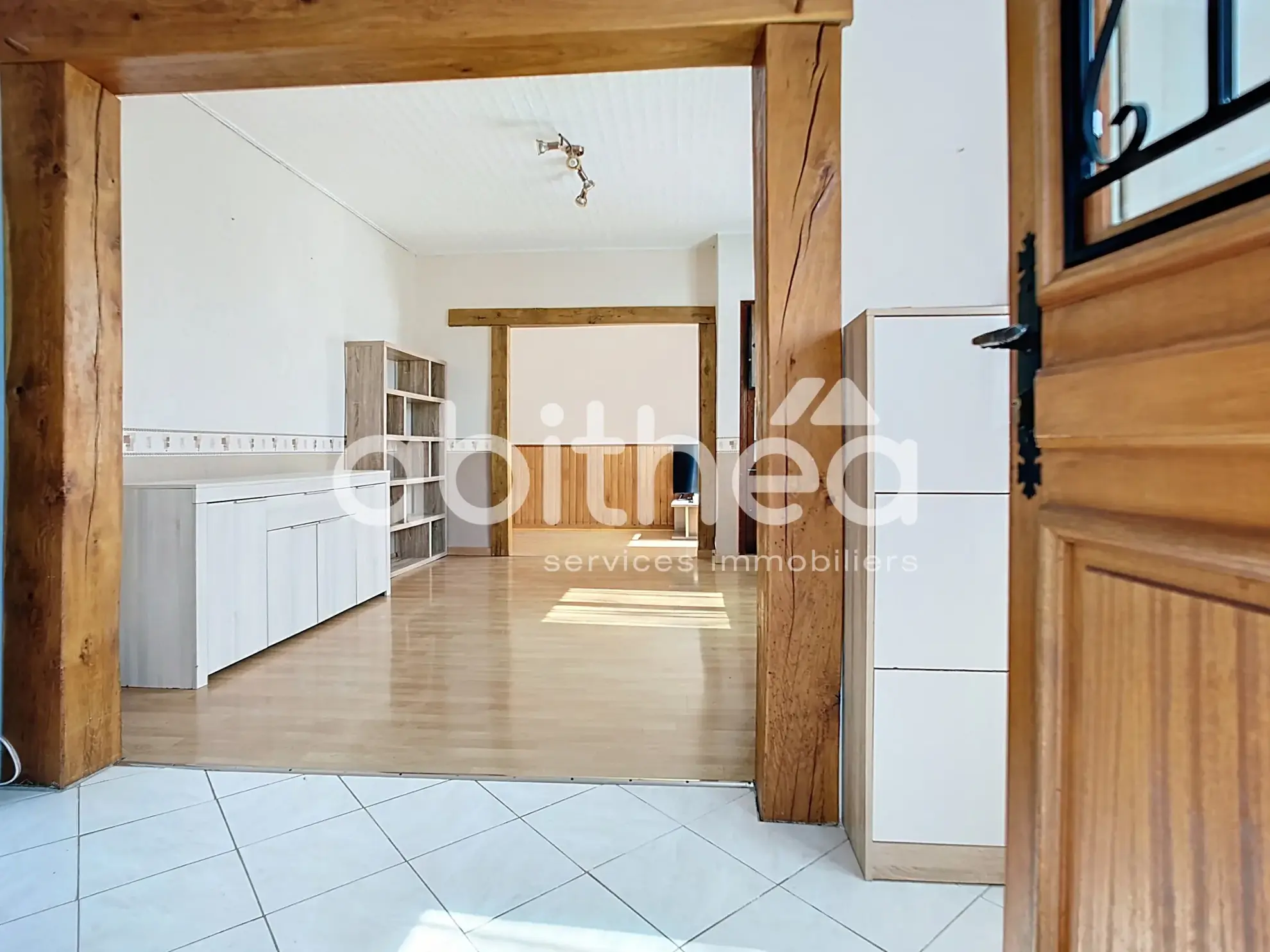 À vendre maison de plain-pied à Saint-Parres-aux-Tertres – 98 m2 avec jardin et garage 