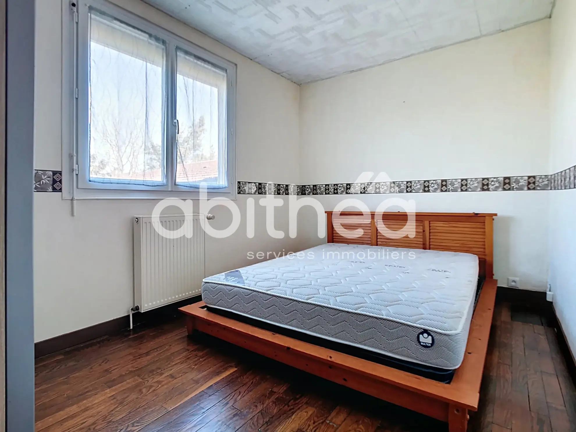 À vendre maison de plain-pied à Saint-Parres-aux-Tertres – 98 m2 avec jardin et garage 