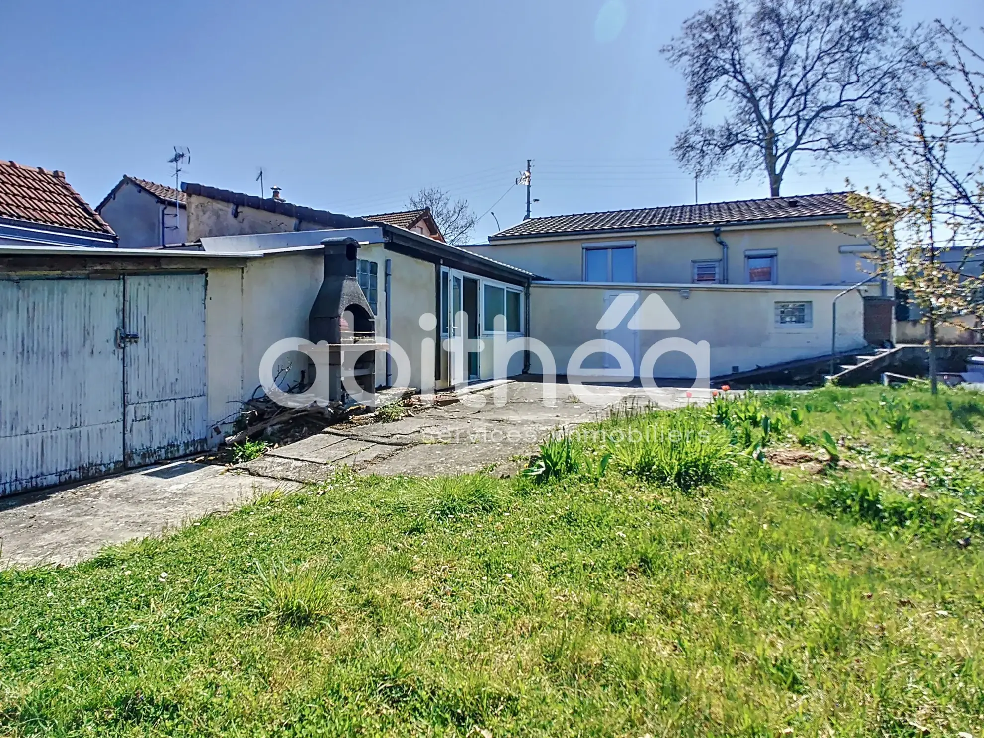 À vendre maison de plain-pied à Saint-Parres-aux-Tertres – 98 m2 avec jardin et garage 