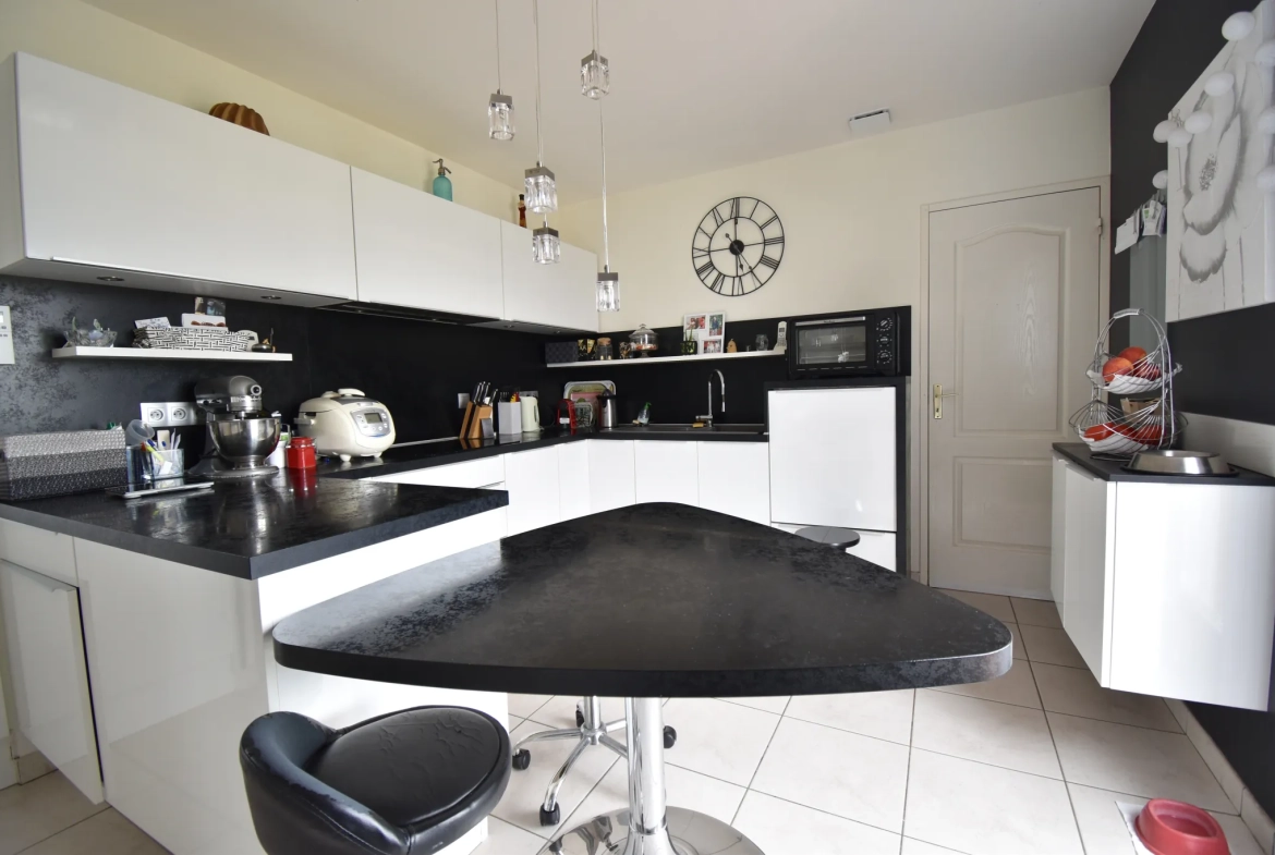 Maison à vendre de 116 m² avec jardin à Dampierre-sous-Brou en Eure-et-Loir 