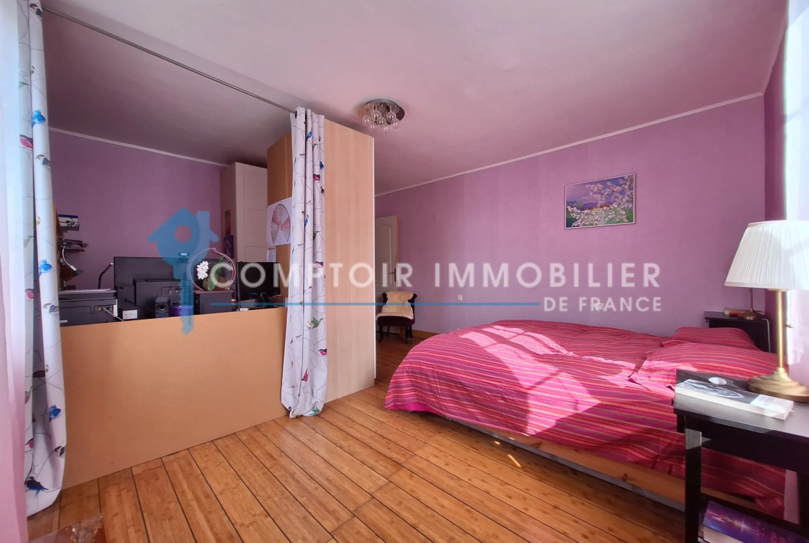 Maison de village rénovée de 185m² avec jardin et hangar à Damiatte 