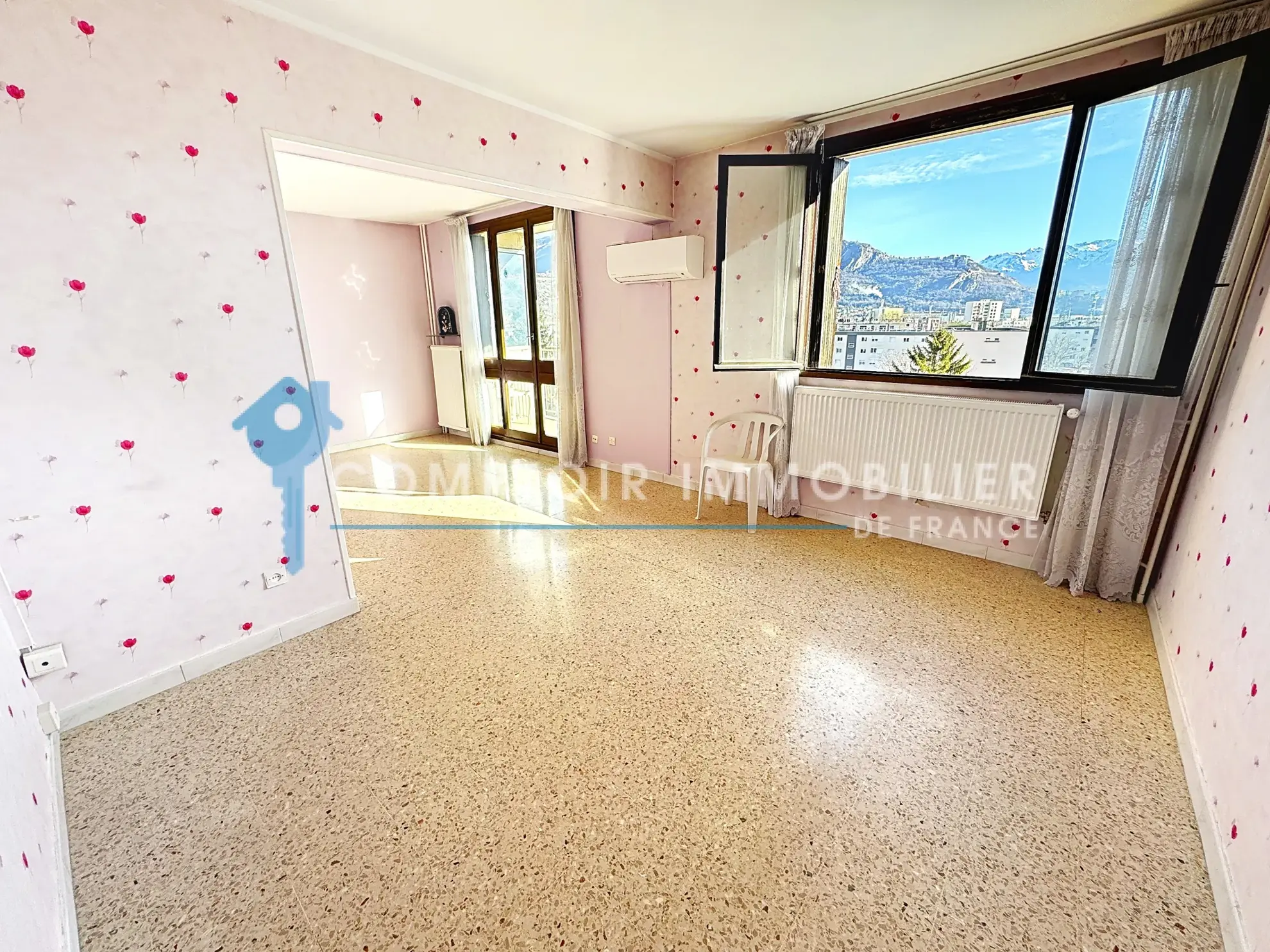 Appartement T5 avec vue panoramique à Fontaine - 110 m² avec balcon en vente 